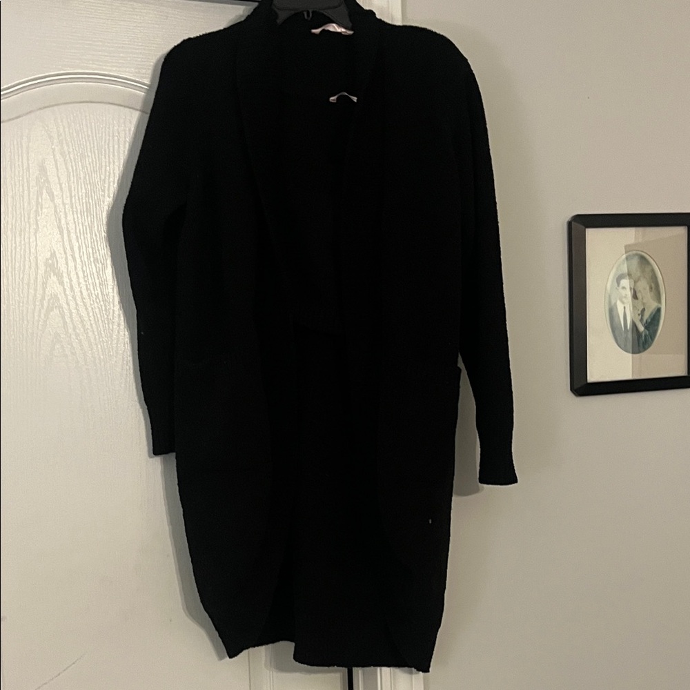 La Vie En Rose Elegant Black Cardigan